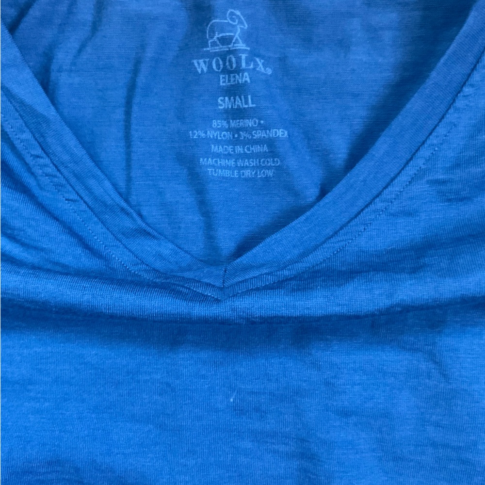 Women's Dusty Blue V-Neck Merino Wool Top - Picture 2 of 4